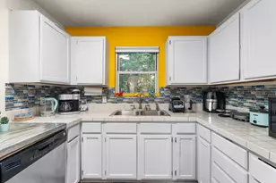 608 N Church St, Georgetown, TX 78626 - Photo 24