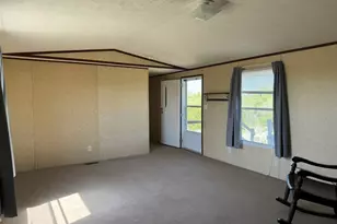 538 Cottletown Rd, Smithville, TX 78957 - Photo 6