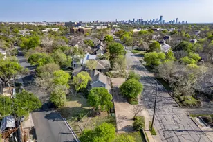 1811 W 39th St, Austin, TX 78731 - Photo 2