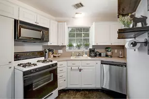 1811 W 39th St, Austin, TX 78731 - Photo 16