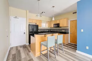 711 W 26th St, Austin, TX 78705 - Photo 4