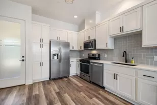 607 W Saint Johns Ave, Austin, TX 78752 - Photo 4