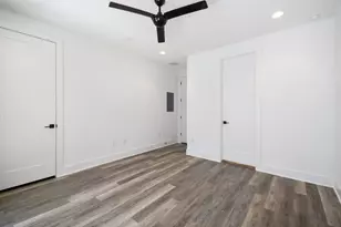 607 W Saint Johns Ave, Austin, TX 78752 - Photo 16