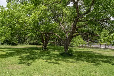 700 Main Street, Liberty Hill, TX 78642 - Photo 4