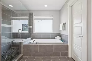 1910 E 10th St, Austin, TX 78702 - Photo 18