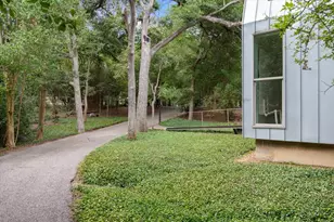 708 Snyder Hill Dr, San Marcos, TX 78666 - Photo 2