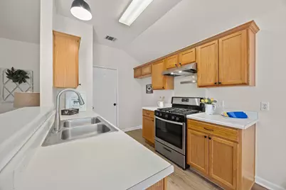 803 Sparkling Brook Lane, Leander, TX 78641 - Photo 10