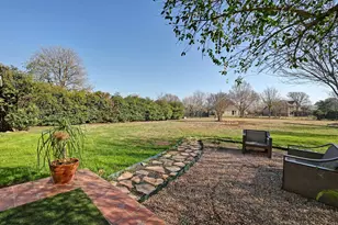 25 Lovegrass Ln, Sunset Valley, TX 78745 - Photo 4