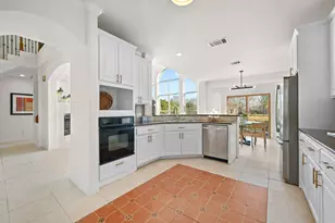 25 Lovegrass Ln, Sunset Valley, TX 78745 - Photo 16