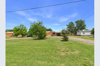 200 N Mustang Avenue, Cedar Park, TX 78613 - Photo 2