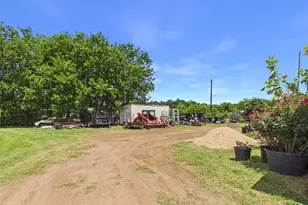 200 N Mustang Ave, Cedar Park, TX 78613 - Photo 18