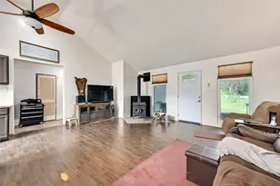 681 Co Rd 474, Elgin, TX 78621 - Photo 10
