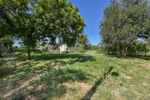681 Co Rd 474, Elgin, TX 78621 - Photo 24