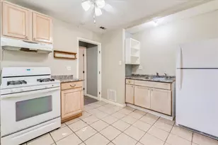609 Cottonwod St, Lockhart, TX 78644 - Photo 16