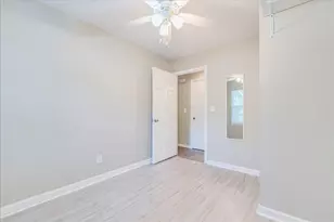 609 Cottonwod St, Lockhart, TX 78644 - Photo 12