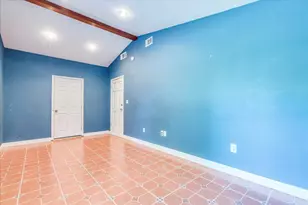 609 Cottonwod St, Lockhart, TX 78644 - Photo 10