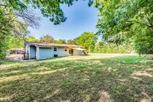 609 Cottonwod St, Lockhart, TX 78644 - Photo 24