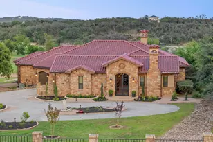 481 Chimney Cove Dr, Marble Falls, TX 78654 - Photo 2