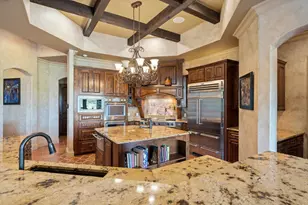 481 Chimney Cove Dr, Marble Falls, TX 78654 - Photo 10