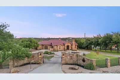 481 Chimney Cove Drive, Marble Falls, TX 78654 - Photo 4