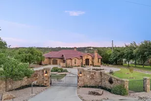 481 Chimney Cove Dr, Marble Falls, TX 78654 - Photo 4