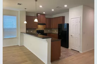 7112 Ondantra Bend, Austin, TX 78744 - Photo 4