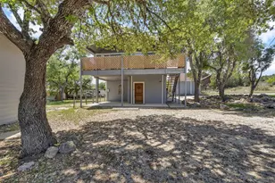 612 Mockingbird Dr, Canyon Lake, TX 78133 - Photo 2