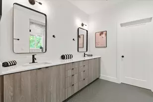 1404 E M. Franklin Ave, Austin, TX 78721 - Photo 16