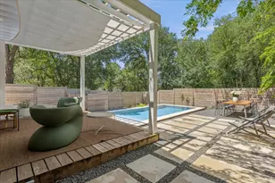 1404 E M. Franklin Ave, Austin, TX 78721 - Photo 2