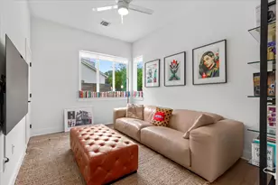 1404 E M. Franklin Ave, Austin, TX 78721 - Photo 22