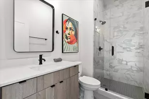 1404 E M. Franklin Ave, Austin, TX 78721 - Photo 26