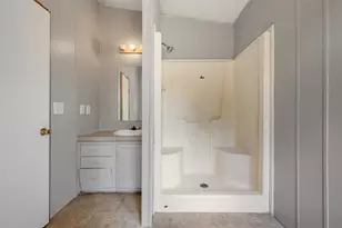 162 Jeffrey Dr, Cedar Creek, TX 78612 - Photo 10