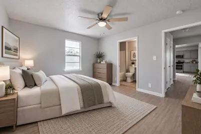 303 E Austin Avenue, Round Rock, TX 78664 - Photo 10