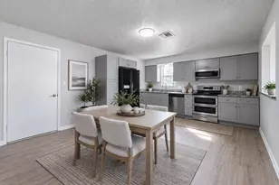 303 E Austin Ave, Round Rock, TX 78664 - Photo 4