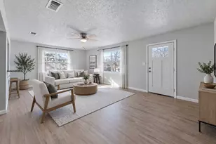 303 E Austin Ave, Round Rock, TX 78664 - Photo 2