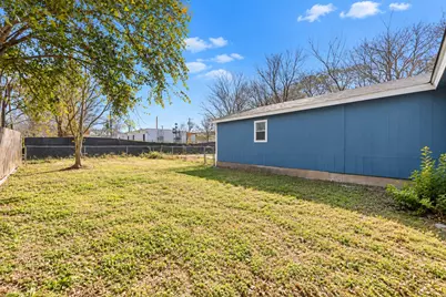 303 E Austin Avenue, Round Rock, TX 78664 - Photo 12