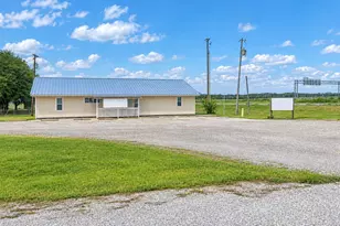 2501 Colorado St, Lockhart, TX 78644 - Photo 1