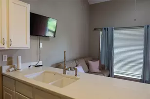 2210 Pearl St, Austin, TX 78705 - Photo 8