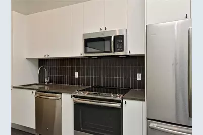 800 Embassy Drive #323, Austin, TX 78702 - Photo 4