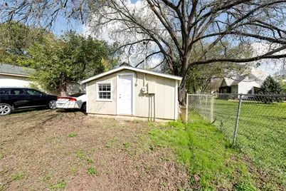 108 S Avenue A Avenue #B, Elgin, TX 78621 - Photo 1