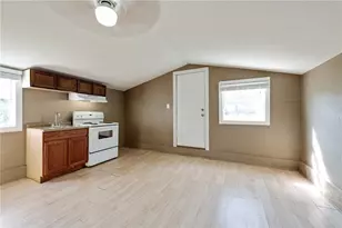 108 S Ave A Ave, Elgin, TX 78621 - Photo 4