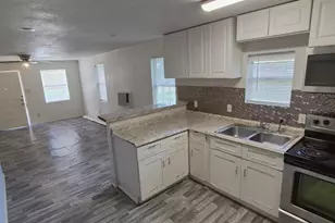 468 W Washington (2 Lots) St, Giddings, TX 78942 - Photo 4