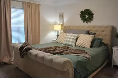527 N Hendelson Lane, Hutto, TX 78634 - Photo 4