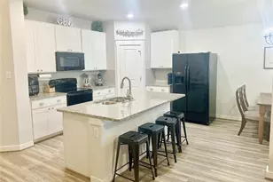 527 N Hendelson Ln, Hutto, TX 78634 - Photo 6