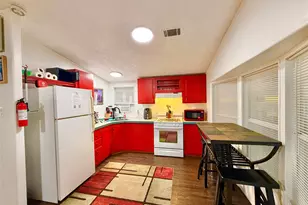 2015 Holly St, Austin, TX 78702 - Photo 2