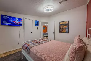 2015 Holly St, Austin, TX 78702 - Photo 6