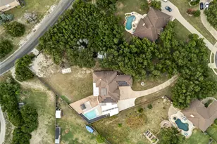321 Sarahs Ln, Liberty Hill, TX 78642 - Photo 32