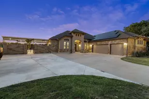 321 Sarahs Ln, Liberty Hill, TX 78642 - Photo 2