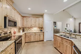 115 Mokulua Ln, Bastrop, TX 78602 - Photo 16