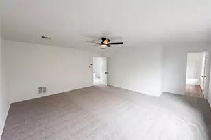 5406 S Hearsey Dr, Austin, TX 78744 - Photo 4